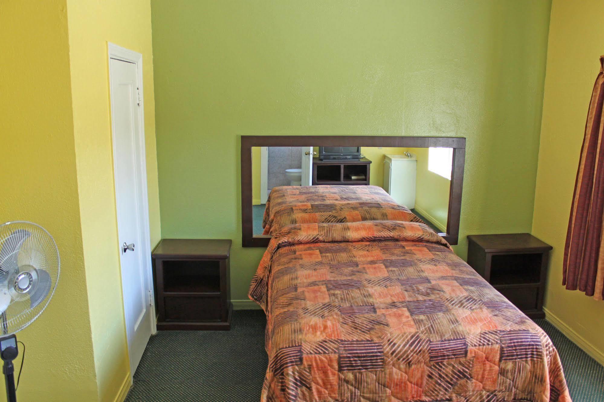 Hotel Antonio - Downtown Angeles, Near Hollywood