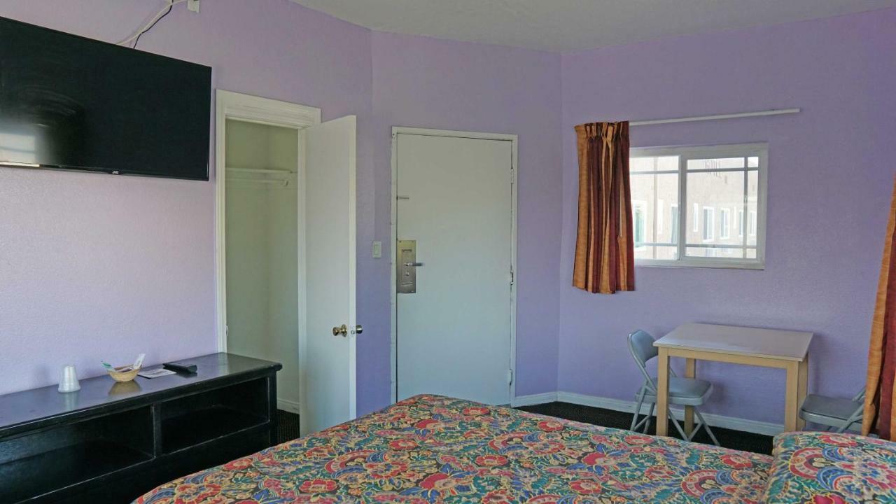 Hotel Antonio - Downtown Angeles, Near Hollywood 2*