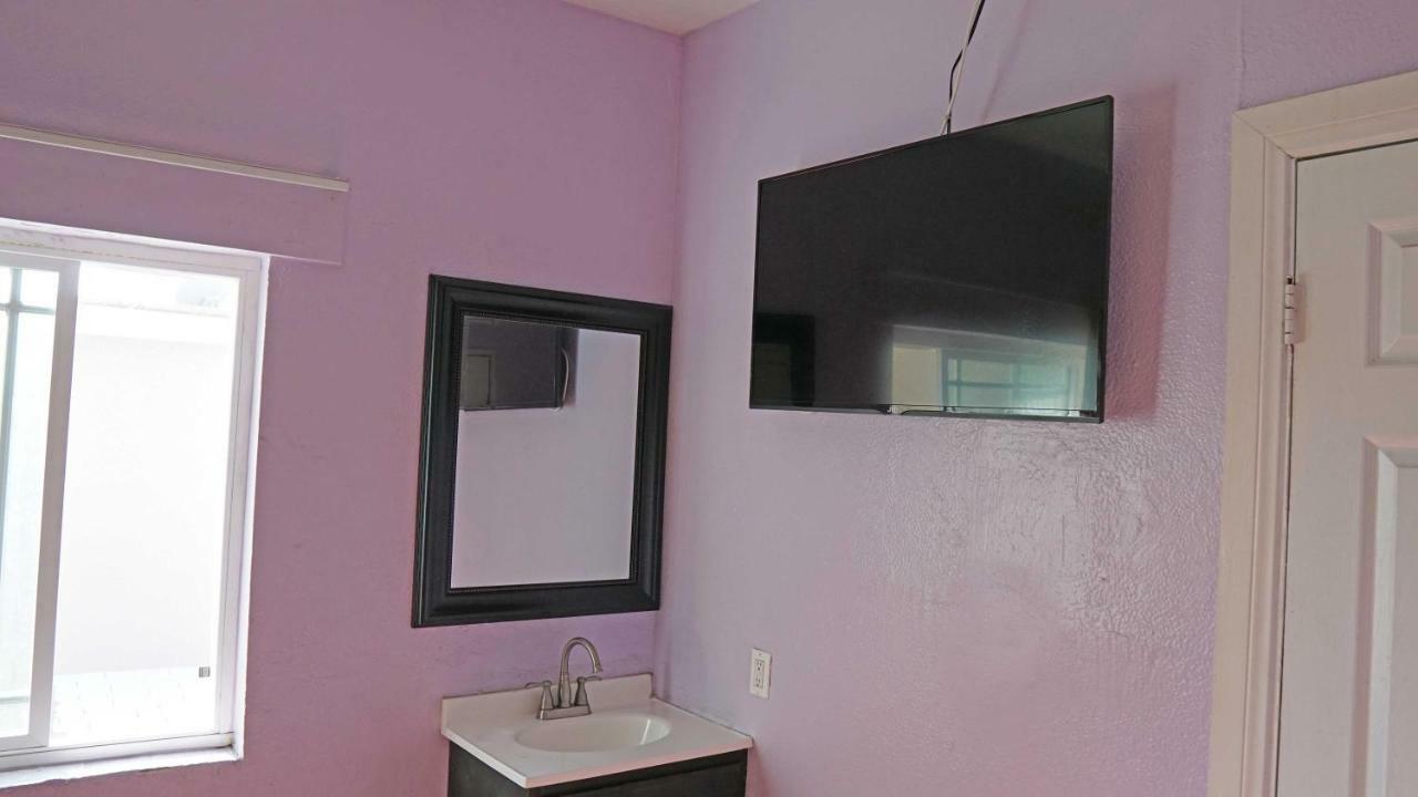Hotel Antonio - Downtown Angeles, Near Hollywood 2*