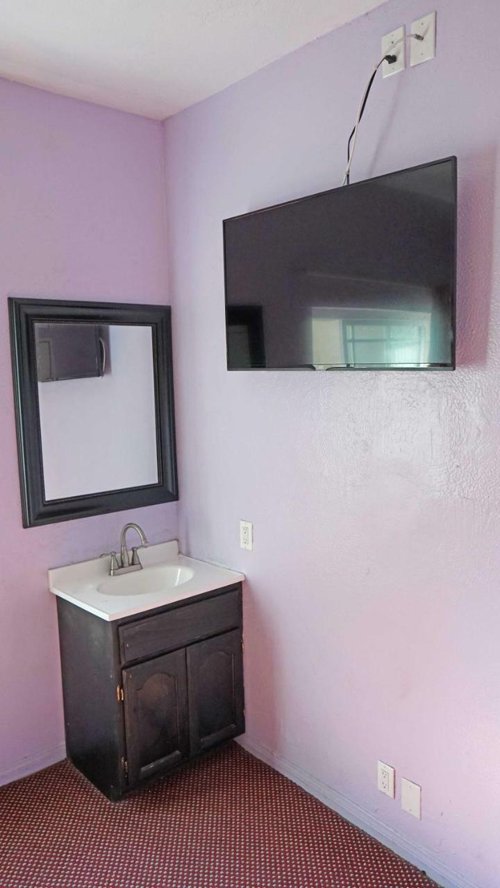 Hotel Antonio - Downtown Angeles, Near Hollywood 2*